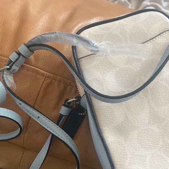 Coach north/south logo and light blue bag - Picture 4 of 8